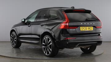 2025 Volvo 2.0h T8 18.8kWh Ultra Dark Auto Euro 6 5-door (Black) - Image: 3