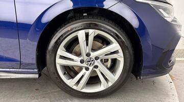 2022 Volkswagen ETSI MHEV R-Line DSG Euro 6 5-door (Blue) - Image: 5