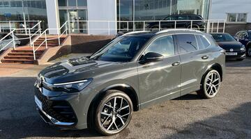 2025 Volkswagen ETSI MHEV R-Line DSG Euro 6 5-door (Grey) - Image: 37