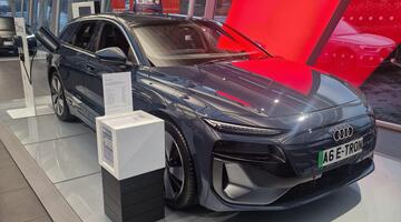 2025 Audi 100kWh Performance S line Auto 5-door (Blue) - Image: 1