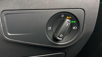 2021 Volkswagen 2.0 TDI Life DSG Euro 6 5-door (Grey) - Image: 24