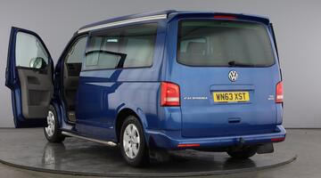 2013 Volkswagen 2.0 TDI Beach FWD 4-door (Blue) - Image: 11