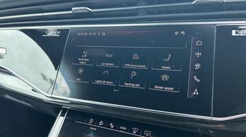 2025 Audi 4.0 TFSI V8 Black Edition Tiptronic quattro Euro 6 5-door (White) - Image: 31