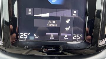 2017 Volvo 2.0 D4 Momentum Auto Euro 6 5-door (Black) - Image: 45