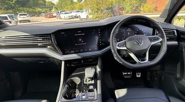 2025 Volkswagen 3.0 TDI V6 Black Edition Tiptronic 4Motion Euro 6 5-door (Blue) - Image: 8