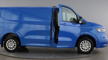 2025 Volkswagen 2.0 TDI T30 Commerce Pro Auto FWD SWB Euro 6 5-door (Blue) - Image: 10