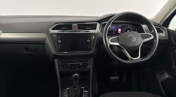 2022 Volkswagen 2.0 TDI Life DSG Euro 6 5-door (Blue) - Image: 8