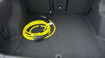 2025 Volkswagen Pro 77kWh Match Auto 5-door (Blue) - Image: 32