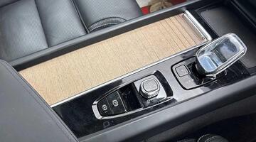 2025 Volvo 2.0 T8 18.8kWh Ultra Dark Auto Euro 6 5-door (Black) - Image: 32