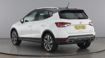 2024 SEAT 1.0 TSI FR Sport DSG Euro 6 5-door (White) - Image: 3