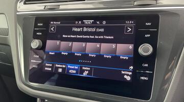 2022 Volkswagen 2.0 TDI R-Line DSG Euro 6 5-door (White) - Image: 15