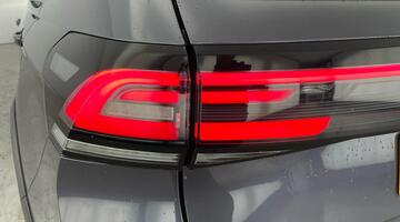 2022 Volkswagen 1.0 TSI Life Euro 6 5-door (Grey) - Image: 30