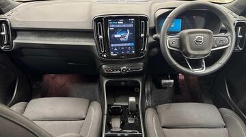 2022 Volvo Recharge 69kWh Plus Auto 5-door (Green) - Image: 10