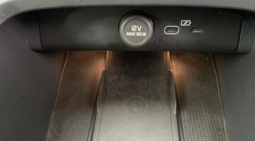 2025 Volvo 2.0 B4 MHEV Plus DCT Auto Euro 6 5-door (Blue) - Image: 23