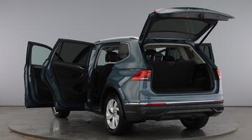 2022 Volkswagen 2.0 TDI Life DSG Euro 6 5-door (Blue) - Image: 11