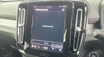 2025 Volvo 2.0 B4 MHEV Plus DCT Auto Euro 6 5-door (Blue) - Image: 28