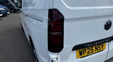 2025 Volkswagen 2.0 TDI T28 Commerce Plus FWD SWB Euro 6 5-door (White) - Image: 19