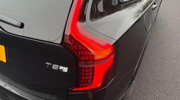 2025 Volvo 2.0 T8 18.8kWh Ultra Dark Auto 4WD Euro 6 5-door (Black) - Image: 25