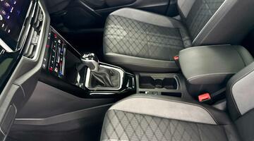 2022 Volkswagen TSI R-Line DSG Euro 6 5-door (White) - Image: 36