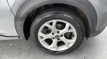 2022 Nissan 1.0 DIG-T N-Connecta Euro 6 5-door (Grey) - Image: 5