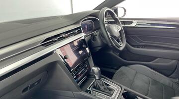 2024 Volkswagen TSI 13kWh R-Line Shooting Brake DSG Euro 6 5-door (Black) - Image: 2