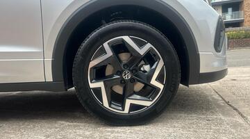 2025 Volkswagen TSI EVO R-Line DSG Euro 6 5-door (Silver) - Image: 5