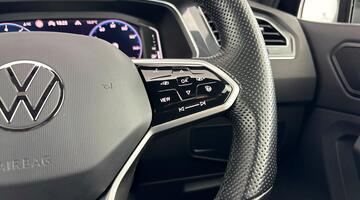 2021 Volkswagen TSI R-Line DSG Euro 6 5-door (Black) - Image: 23