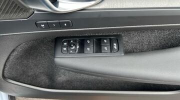 2025 Volvo 2.0 B4 MHEV Ultra Dark DCT Auto Euro 6 5-door (Blue) - Image: 33