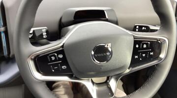 2025 Volvo Twin Performance 69kWh Plus Auto 5-door (Black) - Image: 12