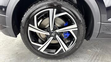 2025 Volkswagen 2.0 TSI R DSG 4Motion Euro 6 5-door (Black) - Image: 27