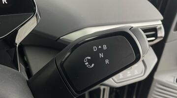 2025 Volkswagen Pro 77kWh Match Auto 5-door (Black) - Image: 14