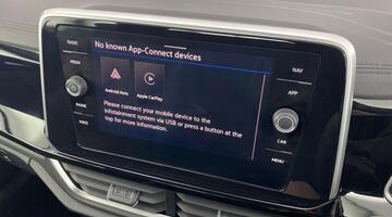 2025 Volkswagen TSI R-Line DSG 2WD Euro 6 2-door (Blue) - Image: 22