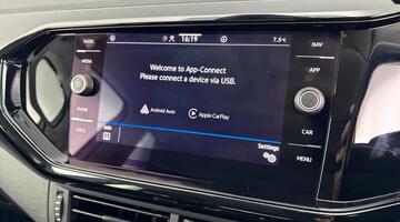 2023 Volkswagen 1.0 TSI Black Edition Euro 6 5-door (White) - Image: 16