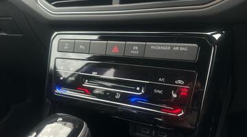 2025 Volkswagen TSI EVO R-Line DSG Euro 6 5-door (Silver) - Image: 14