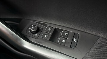 2025 Volkswagen 2.0 TSI GTI DSG Euro 6 5-door (Black) - Image: 21