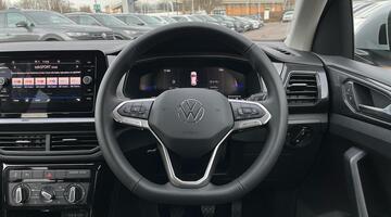 2025 Volkswagen 1.0 TSI Match Euro 6 5-door (Silver) - Image: 11