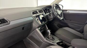 2022 Volkswagen TSI Active DSG Euro 6 5-door (Black) - Image: 2