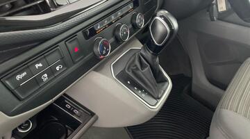 2020 Volkswagen 2.0 TDI Coast DSG Euro 6 4-door (Multicolour) - Image: 32