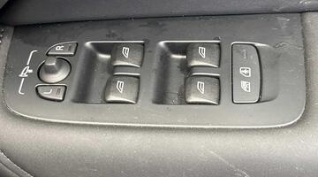 2025 Volvo 2.0 T8 18.8kWh Ultra Dark Auto Euro 6 5-door (Black) - Image: 25