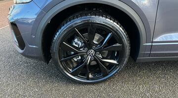 2025 Volkswagen TSI R-Line DSG 2WD Euro 6 2-door (Grey) - Image: 32