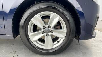 2019 Audi 1.0 TFSI 25 Technik Sportback Euro 6 5-door (Blue) - Image: 5