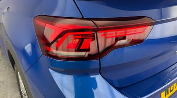 2025 Volkswagen TSI R-Line DSG 2WD Euro 6 2-door (Blue) - Image: 30