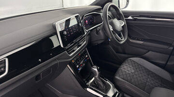 2025 Volkswagen TSI R-Line DSG Euro 6 5-door (White) - Image: 2