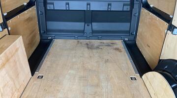 2025 Volkswagen TSI eHybrid 19.7kWh C20 Commerce Pro Cargo Flexible Crew Van DSG LWB Euro 6 6-door (Grey) - Image: 32