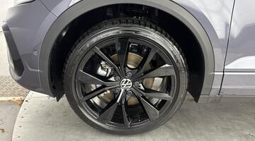 2025 Volkswagen TSI R-Line DSG 2WD Euro 6 2-door (Grey) - Image: 42