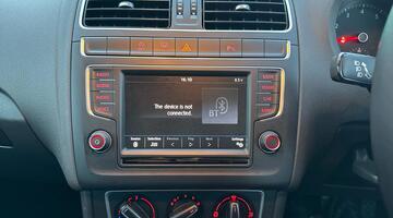 2017 Volkswagen TSI BlueMotion Tech Match Euro 6 5-door (White) - Image: 28