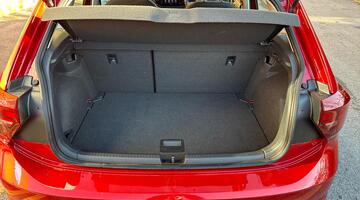 2023 Volkswagen 1.0 TSI Life Euro 6 5-door (Red) - Image: 23