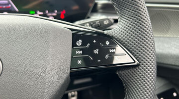 2025 Audi 2.0 TDI Launch Edition Plus S Tronic quattro Euro 6 5-door (Black) - Image: 24