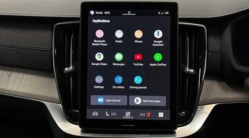 2025 Volvo 2.0 T8 18.8kWh Ultra Dark Auto 4WD Euro 6 5-door (Black) - Image: 11