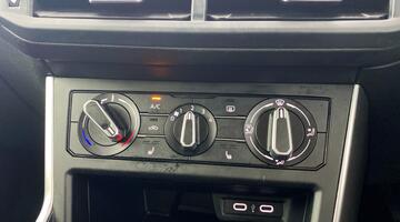 2025 Volkswagen 1.0 TSI Match Euro 6 5-door (Blue) - Image: 7